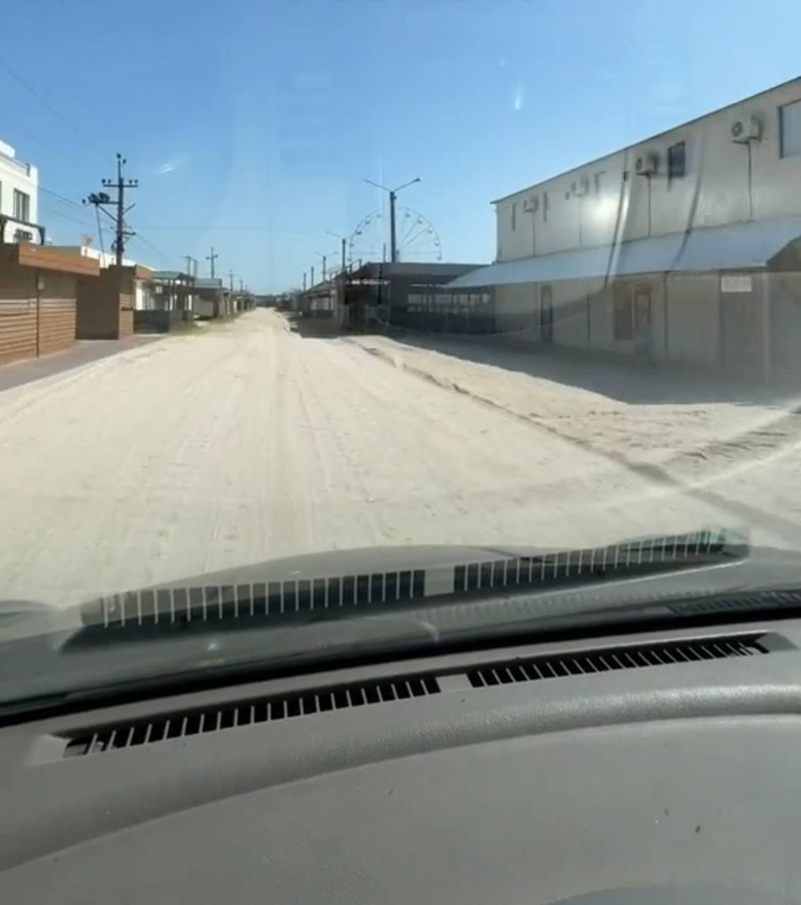 Повністю безлюдні пляжі: як зараз виглядає окупована Кирилівка